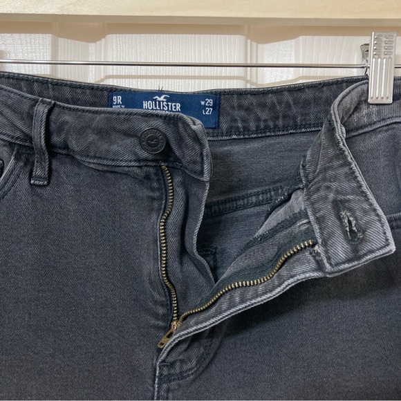 Hollister Black Ultra High Rise Mom Jeans 29 Distressed High Waisted Frayed Hem - Picture 4 of 12